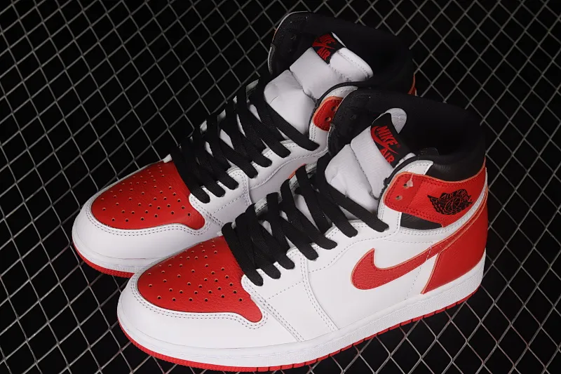 All categories Air Jordan Jordan series basketball shoes Air Jordan 1 High pure original version Air Jordan 1 High OG AJ1 Joe 1 white and red retro high-top cultural basketball shoes 555088-161